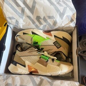 Jordan Why Not Zer0.3 Black and White Box